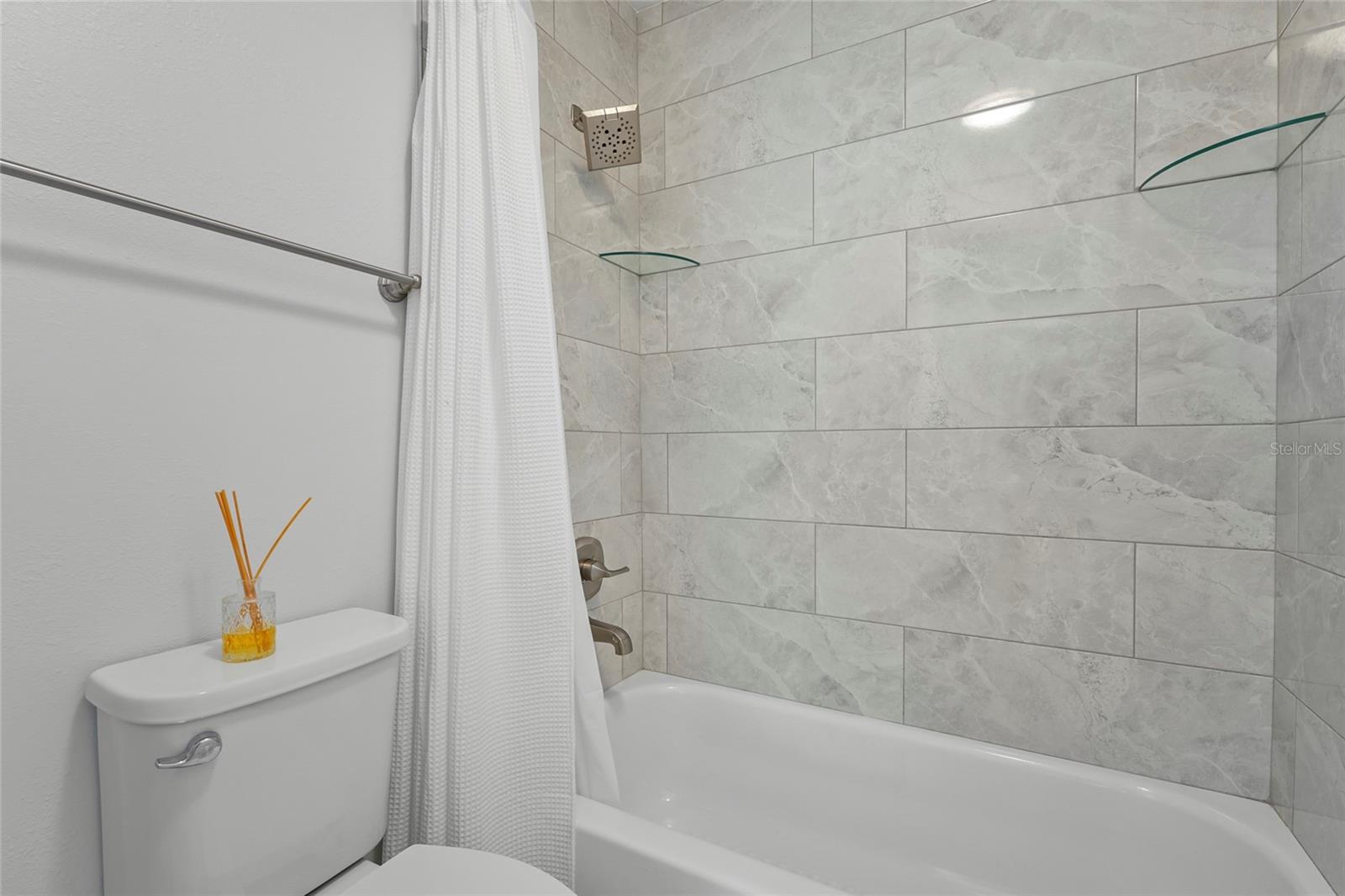 VINTAGE GRAND - Residential