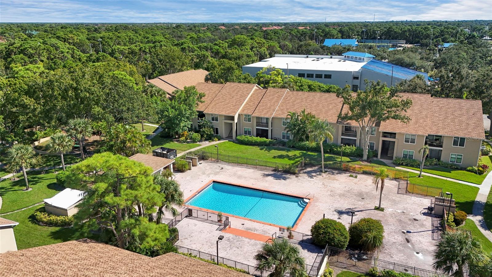 VINTAGE GRAND - Residential