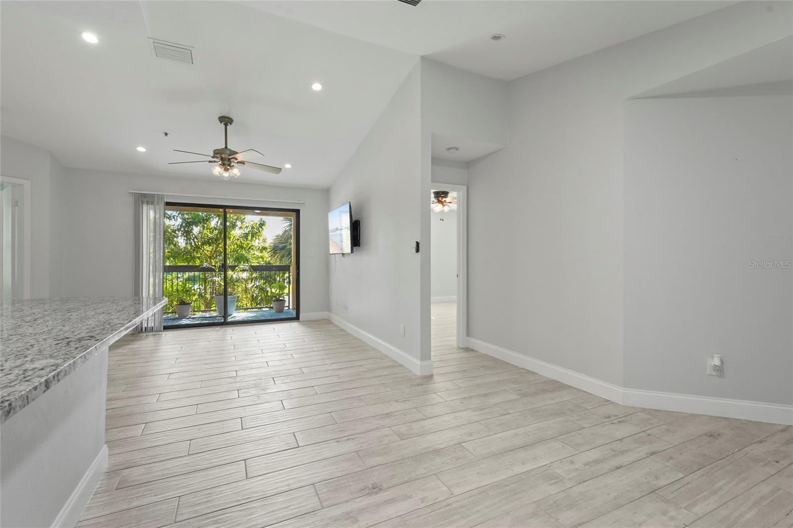 VINTAGE GRAND - Residential