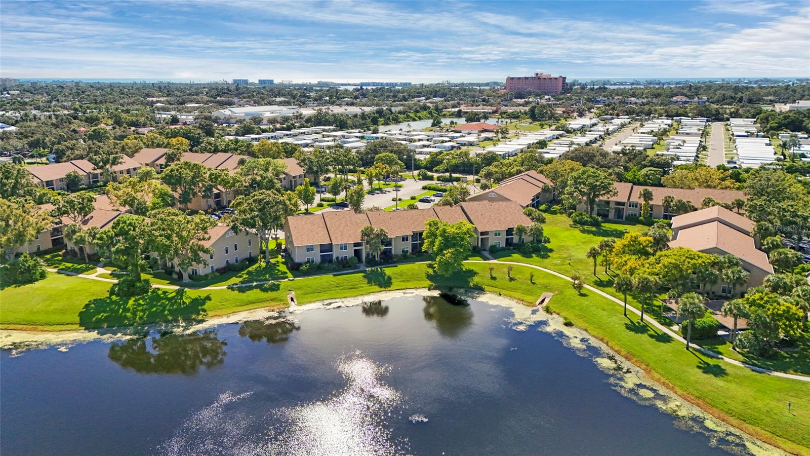 VINTAGE GRAND - Residential