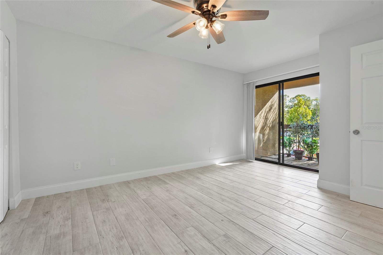 VINTAGE GRAND - Residential