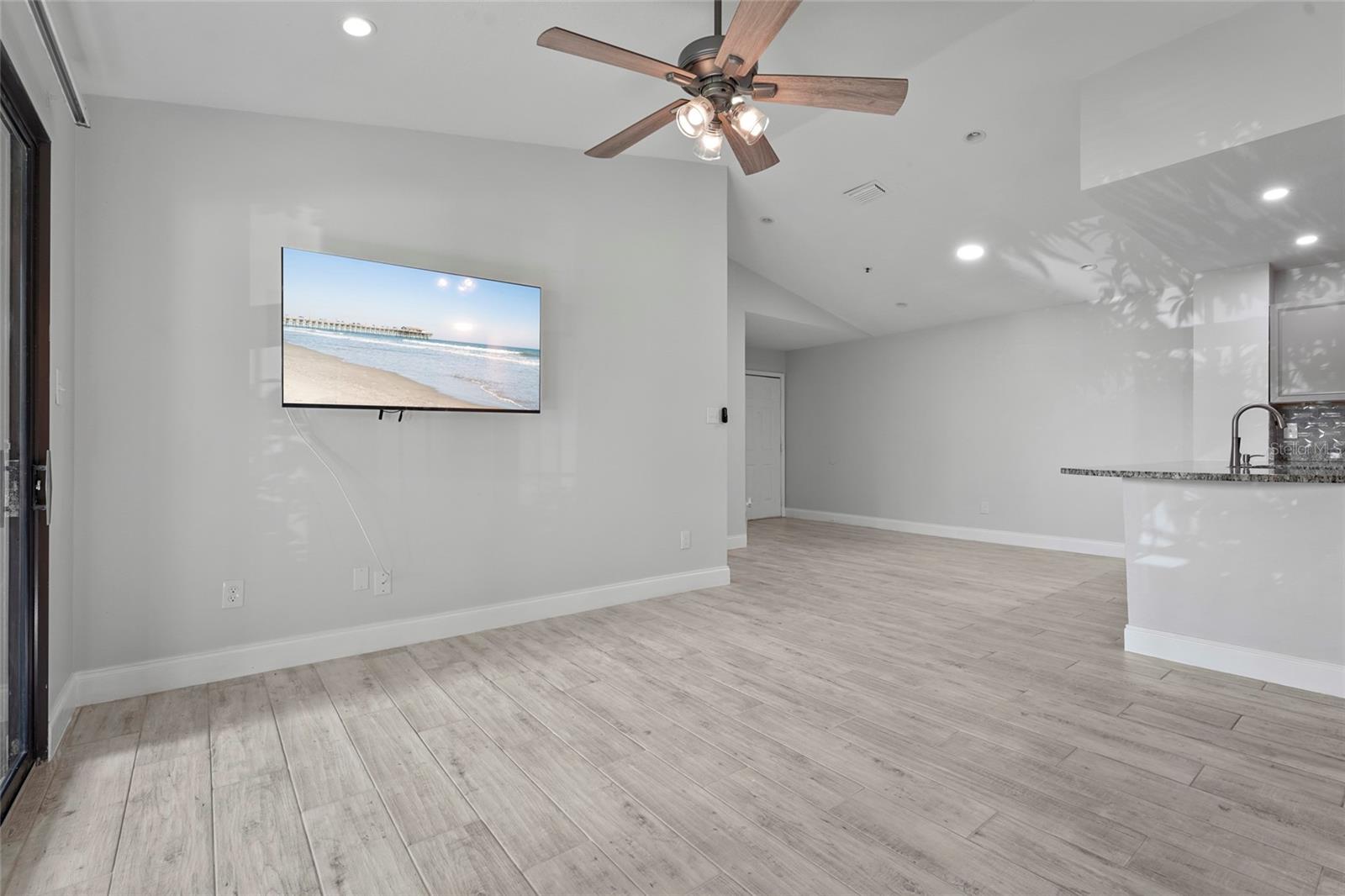 VINTAGE GRAND - Residential