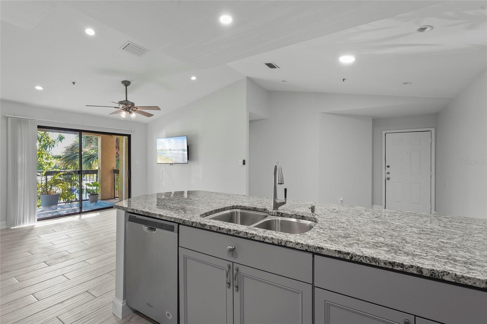 VINTAGE GRAND - Residential