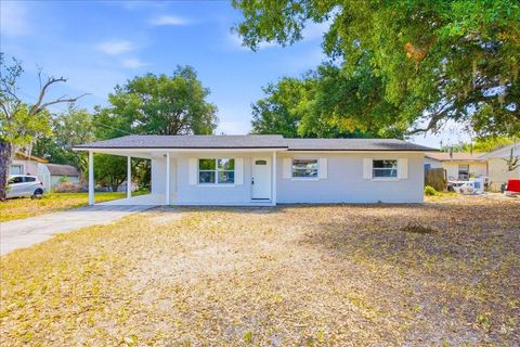Photo of 827 Everett Street, Lake Alfred, FL 33850 (MLS # O6410549)