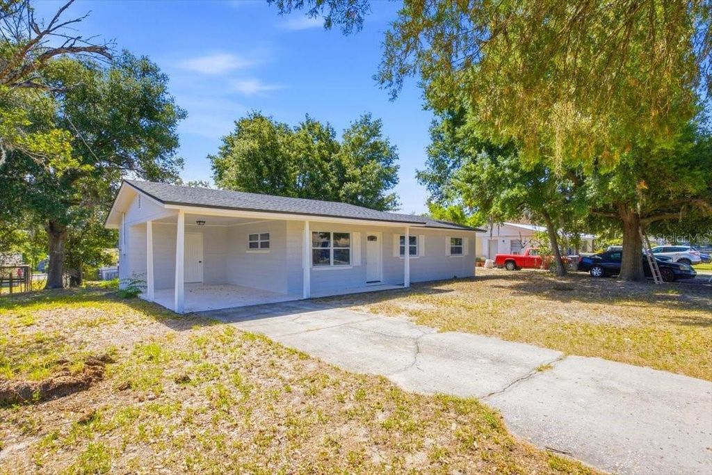 Photo of 827 Everett Street, Lake Alfred, FL 33850 (MLS # O6410549)