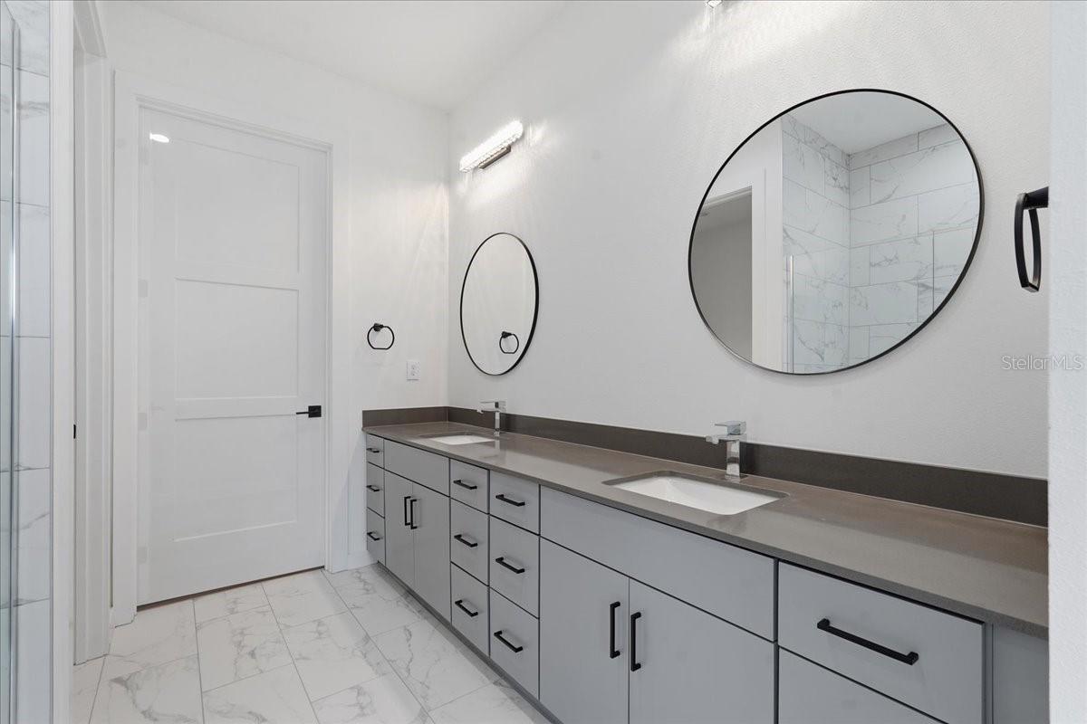 CANVAS TPA TOWNHOMES PHASE 1 - Residential Lease