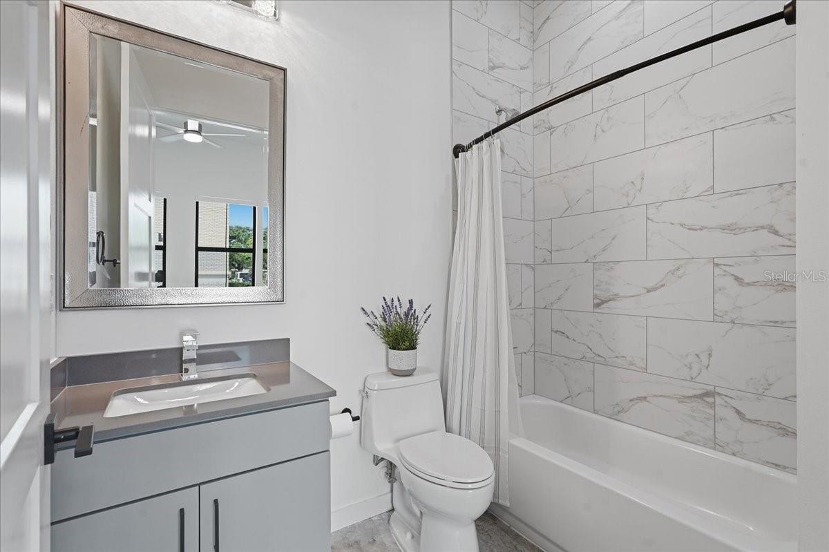 CANVAS TPA TOWNHOMES PHASE 1 - Residential Lease