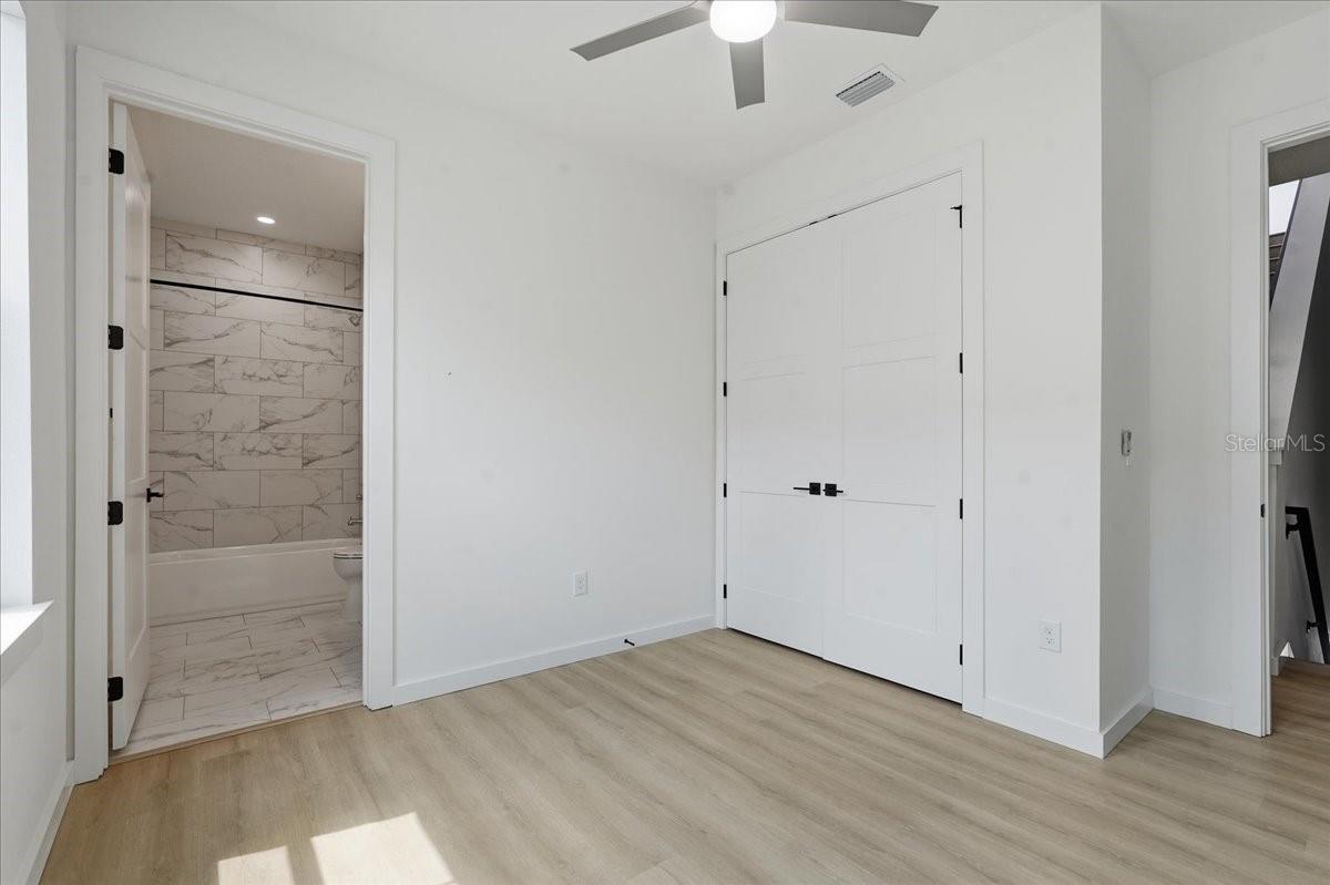 CANVAS TPA TOWNHOMES PHASE 1 - Residential Lease