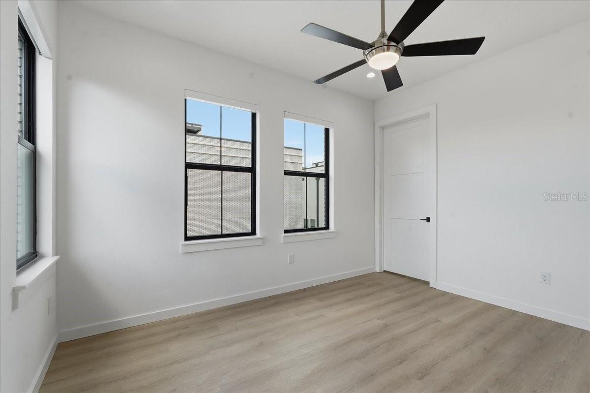 CANVAS TPA TOWNHOMES PHASE 1 - Residential Lease