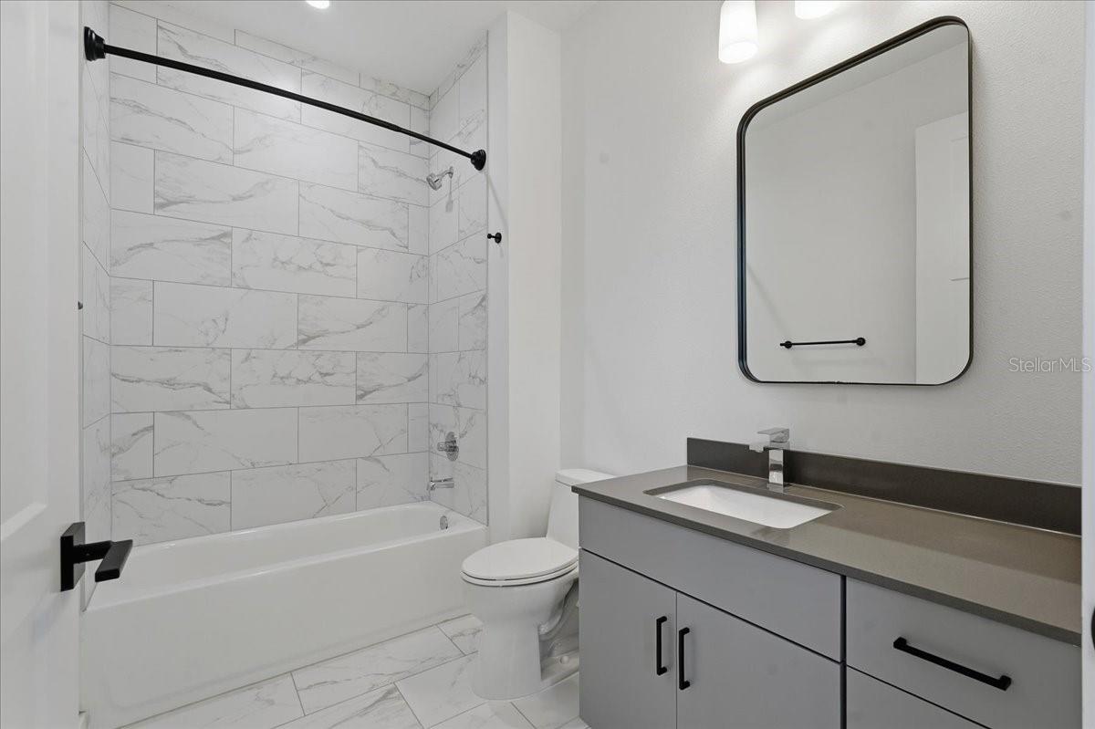 CANVAS TPA TOWNHOMES PHASE 1 - Residential Lease