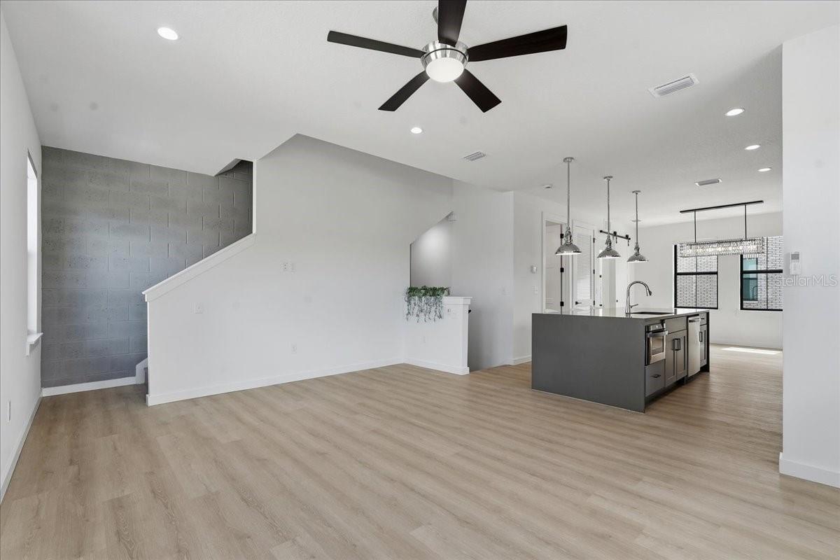 CANVAS TPA TOWNHOMES PHASE 1 - Residential Lease