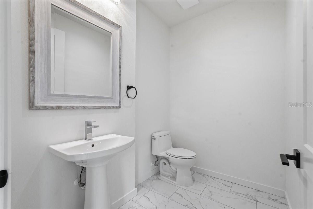 CANVAS TPA TOWNHOMES PHASE 1 - Residential Lease
