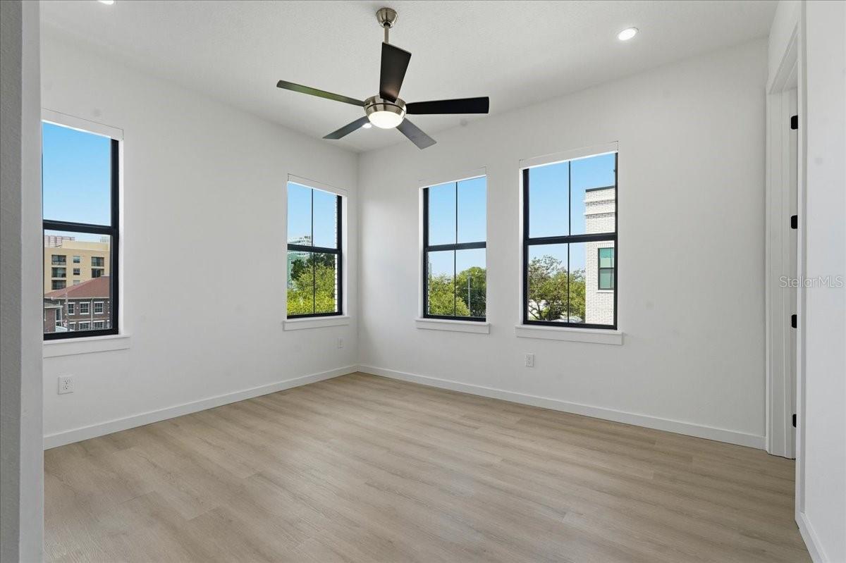 CANVAS TPA TOWNHOMES PHASE 1 - Residential Lease