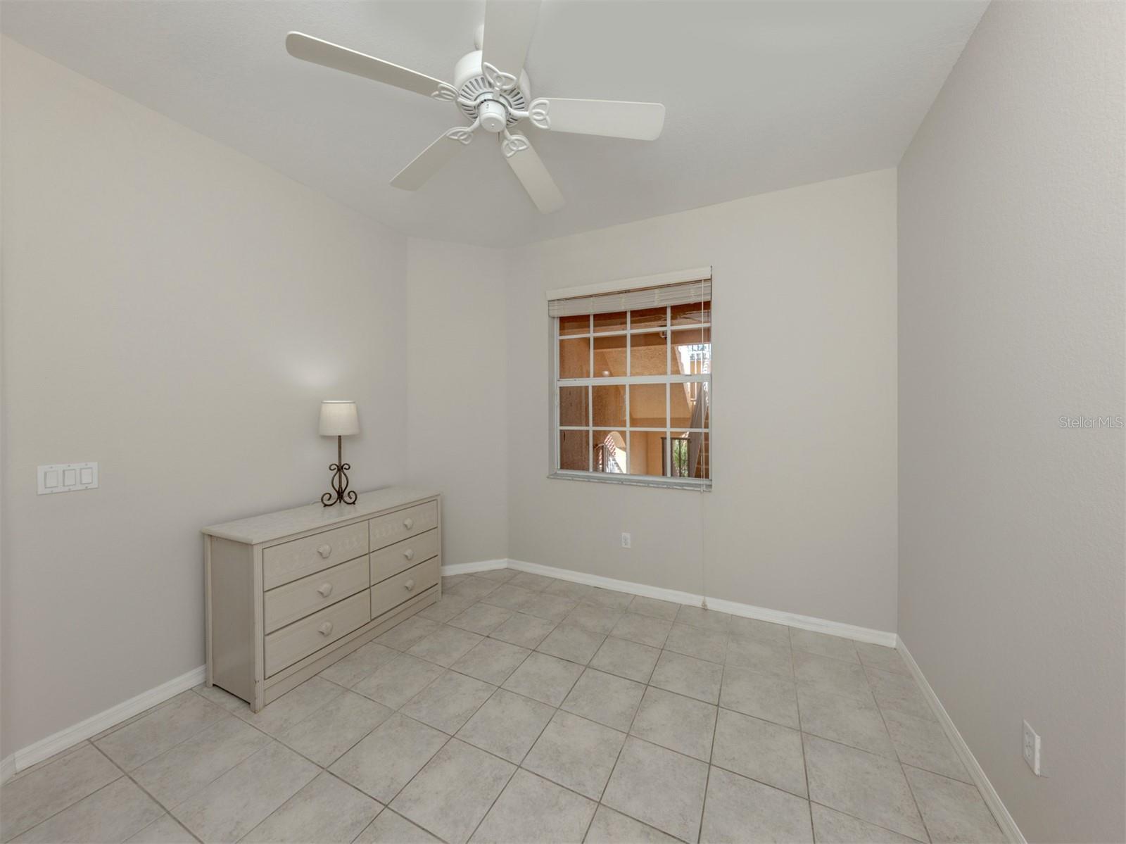 TUSCANY LAKE - Residential