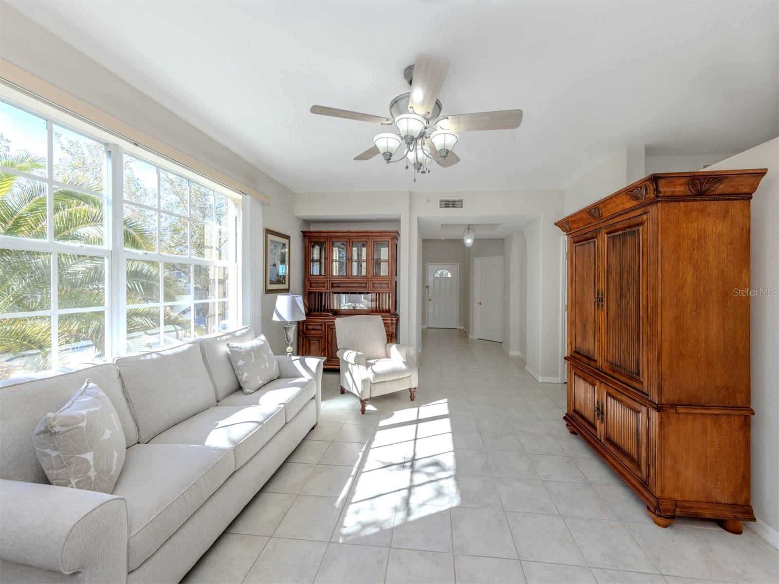 TUSCANY LAKE - Residential