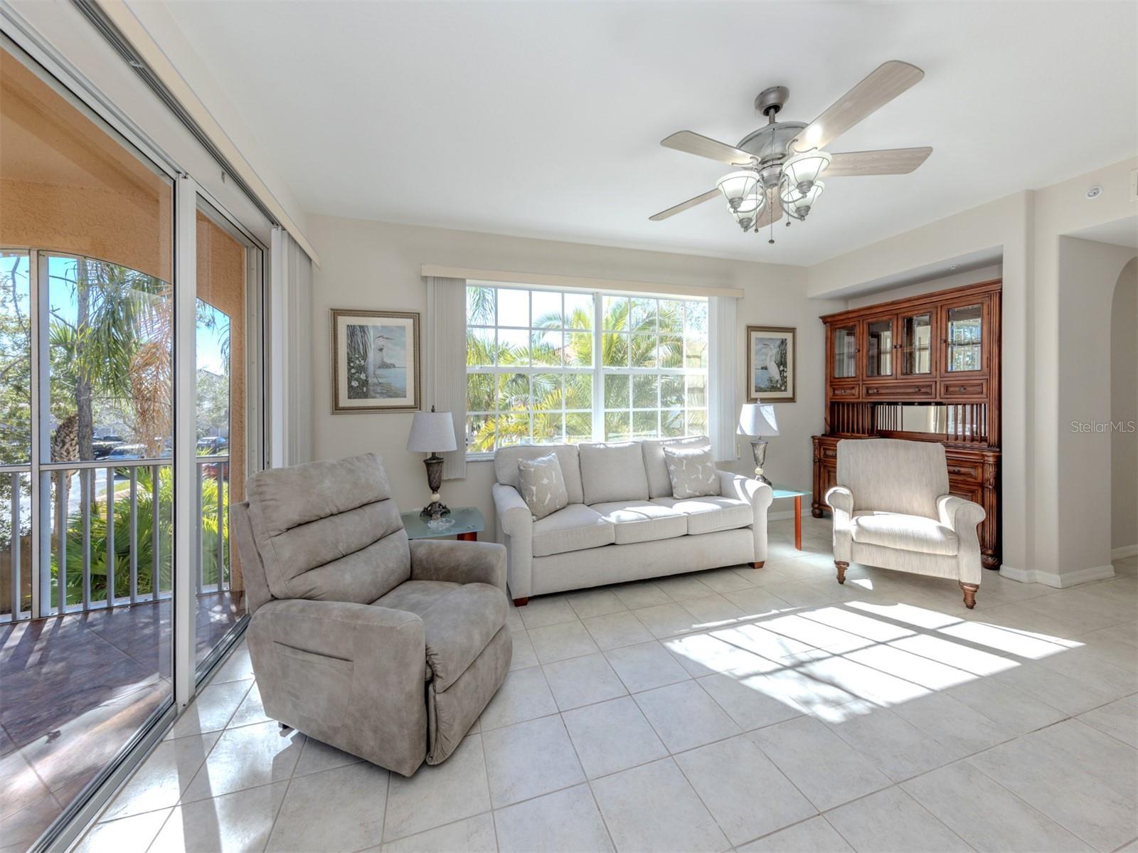 TUSCANY LAKE - Residential