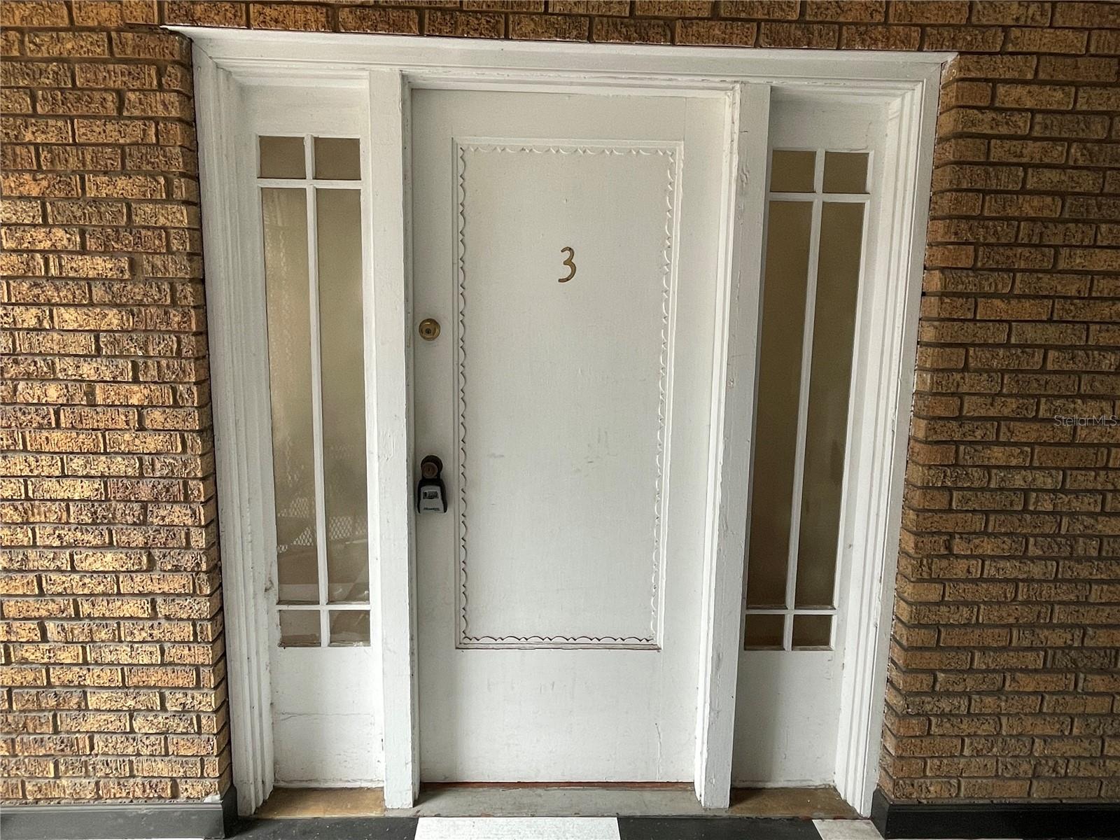 DE LEON PARK - Residential Lease