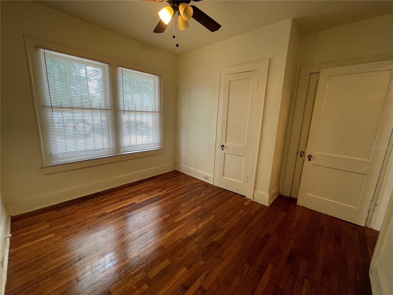 DE LEON PARK - Residential Lease