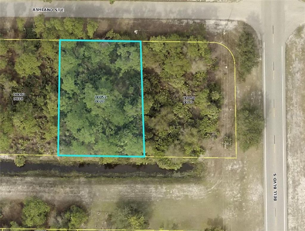 Photo of 752 Ashland Street E, Lehigh Acres, FL 33974 (MLS # S5062871)