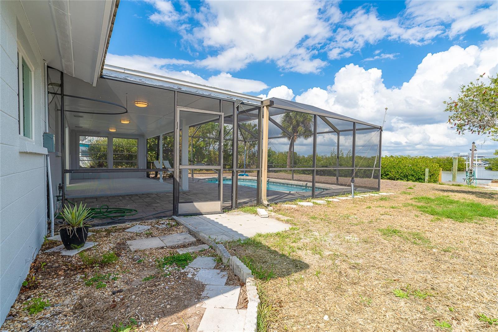 RIVERSIDE - Residential