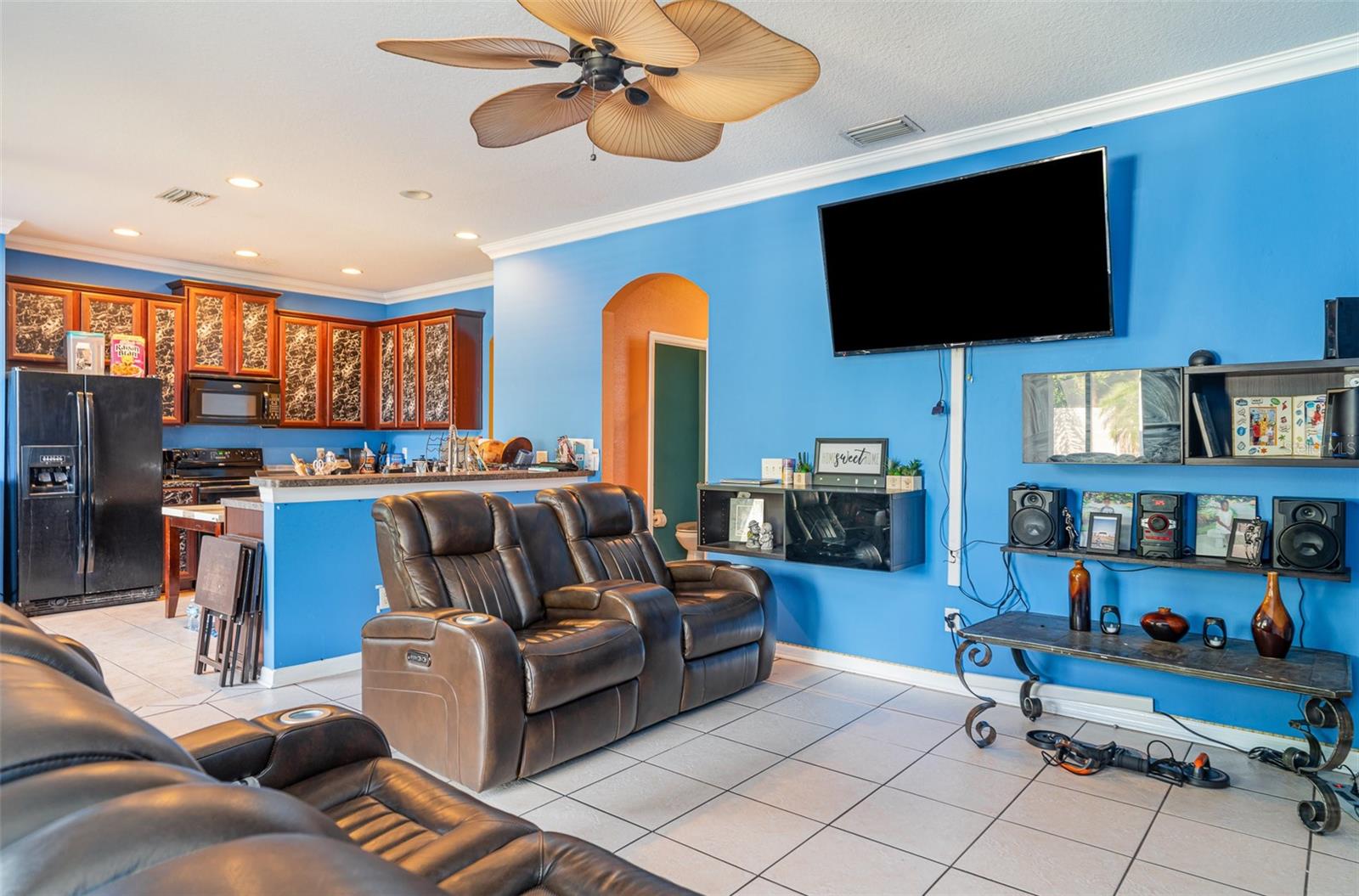 915 WINDTON OAK DRIVE