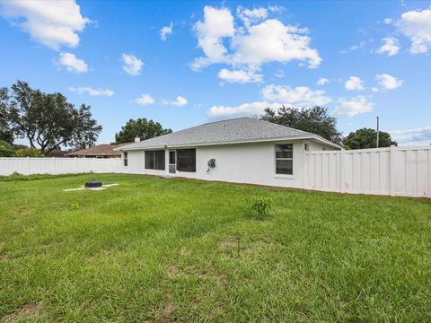 A home in LAKELAND