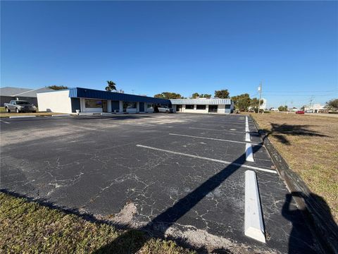 Photo of 15630 Mcgregor Boulevard, Fort Myers, FL 33908 (MLS # O6385535)