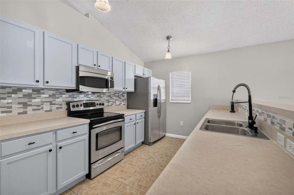 Photo of 2225 Sandridge Circle, Eustis, FL 32726 (MLS # G5115568)