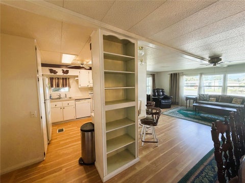 Tiny photo for 101 Mandarin Cove, Leesburg, FL 34748 (MLS # G5119346)