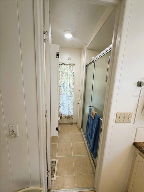 Tiny photo for 101 Mandarin Cove, Leesburg, FL 34748 (MLS # G5119346)