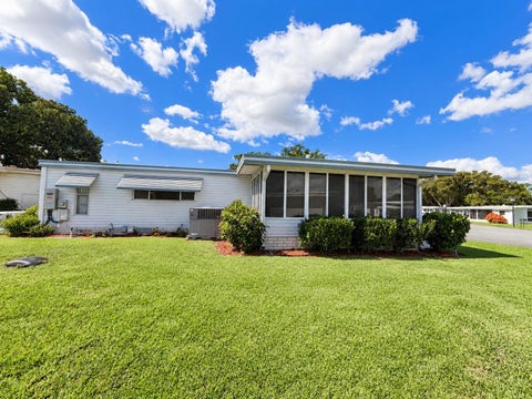 Tiny photo for 101 Mandarin Cove, Leesburg, FL 34748 (MLS # G5119346)