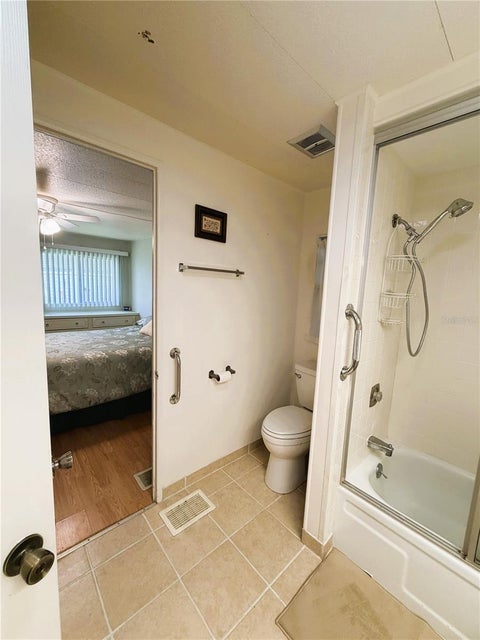 Tiny photo for 101 Mandarin Cove, Leesburg, FL 34748 (MLS # G5119346)