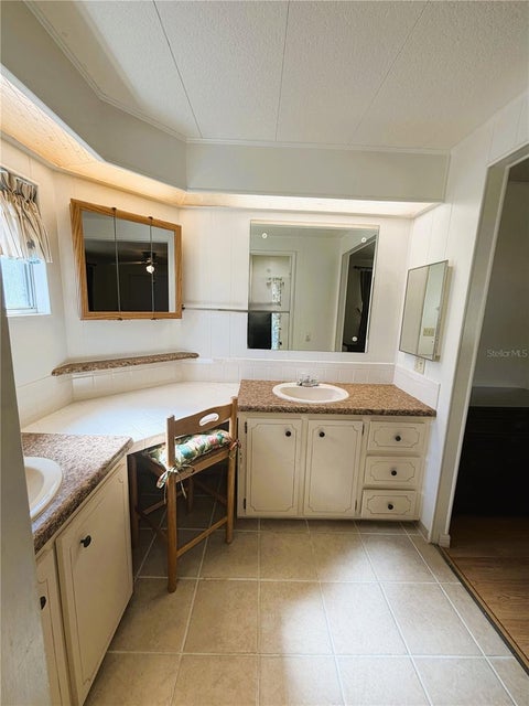 Tiny photo for 101 Mandarin Cove, Leesburg, FL 34748 (MLS # G5119346)