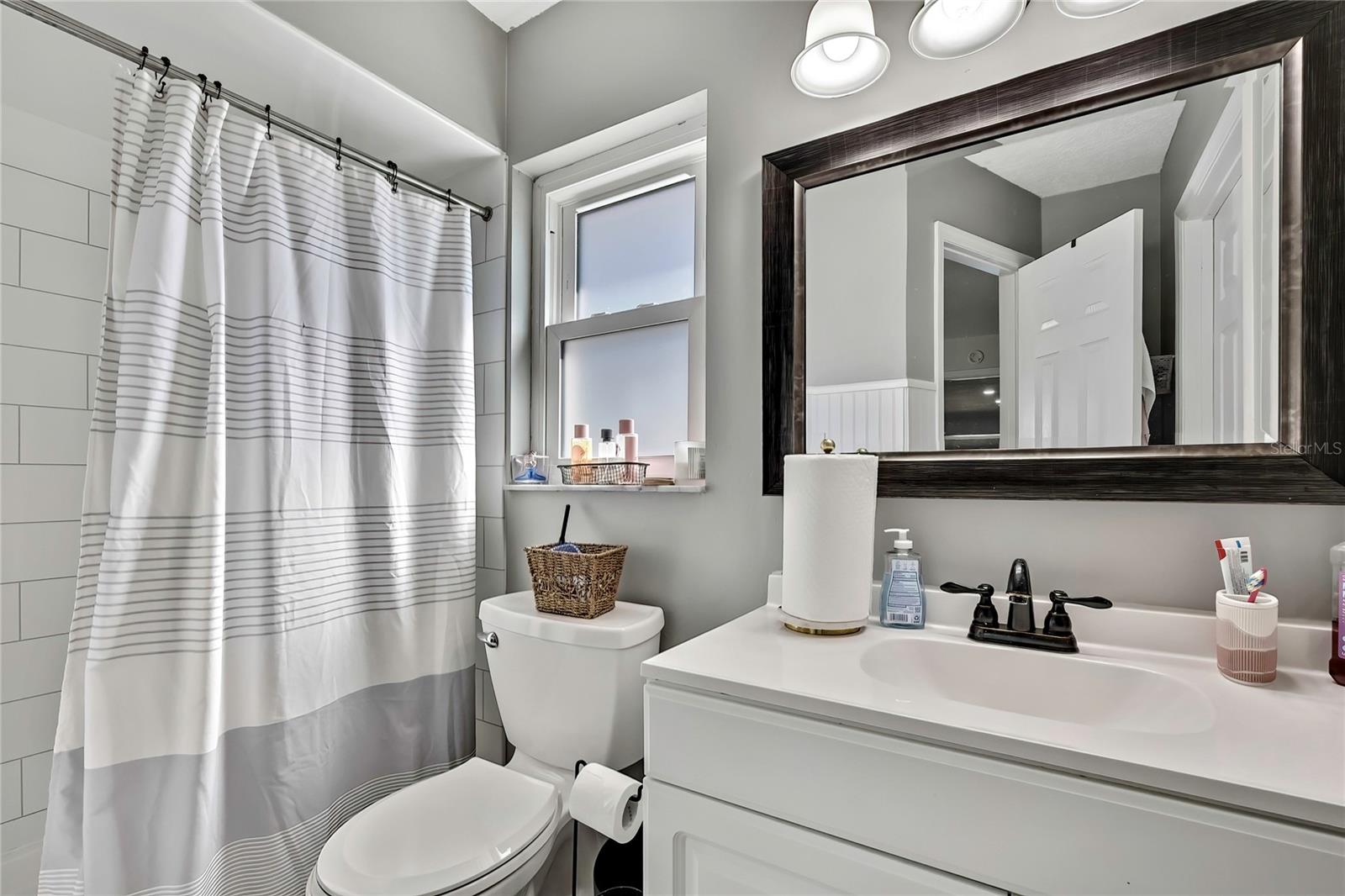 KEATINGS DEVIL NECK 04 - Residential