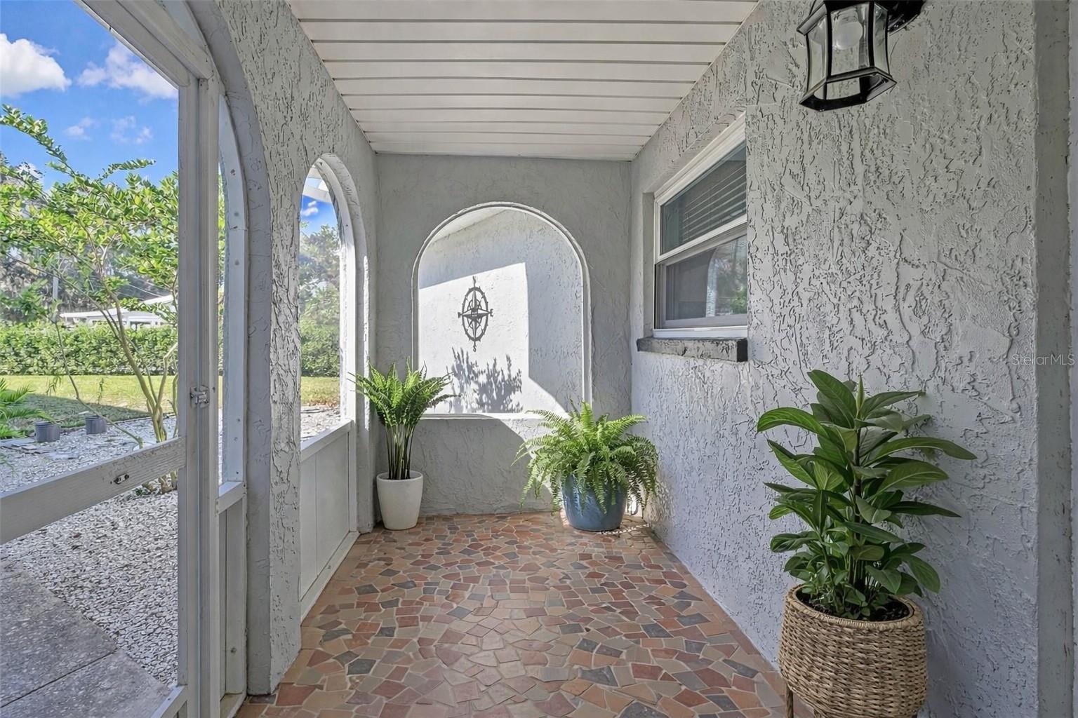 KEATINGS DEVIL NECK 04 - Residential