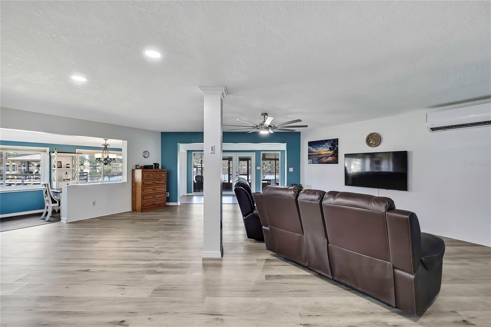 KEATINGS DEVIL NECK 04 - Residential