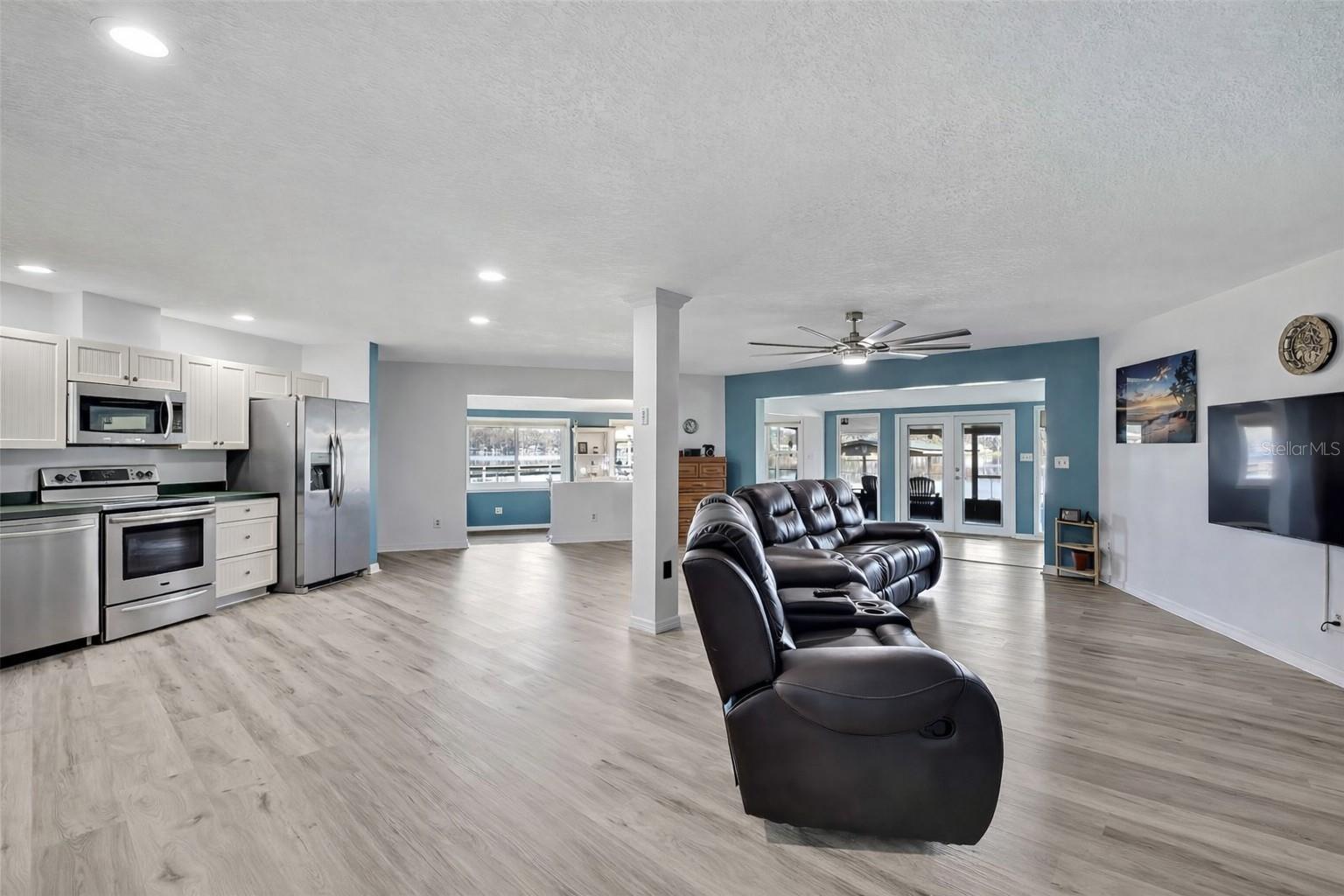 KEATINGS DEVIL NECK 04 - Residential