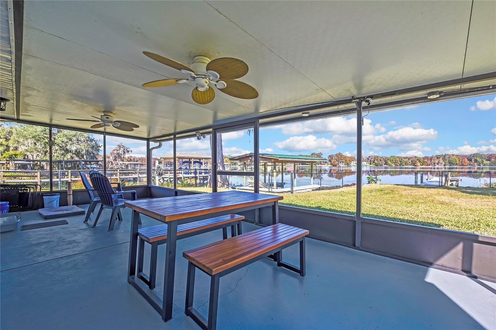 KEATINGS DEVIL NECK 04 - Residential