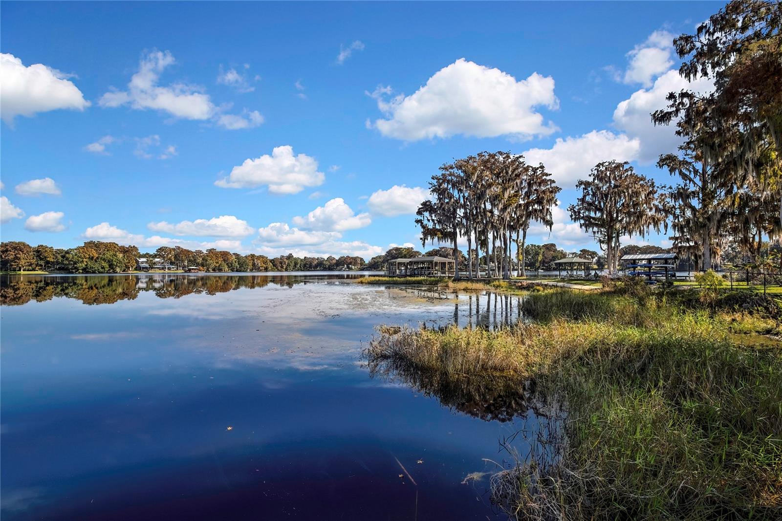 KEATINGS DEVIL NECK 04 - Residential