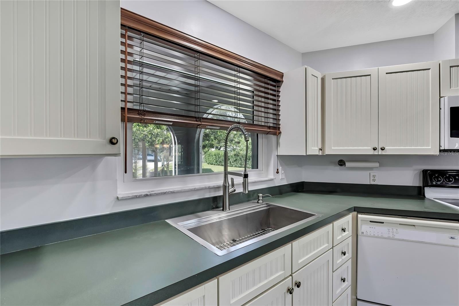 KEATINGS DEVIL NECK 04 - Residential