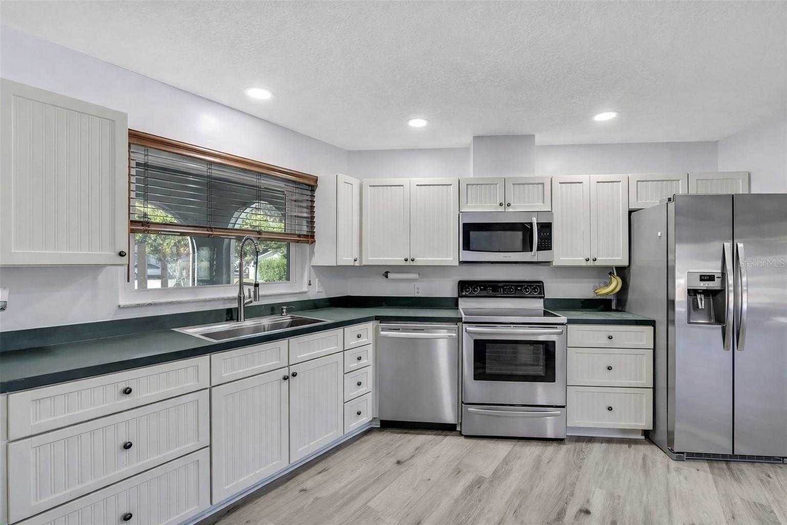 KEATINGS DEVIL NECK 04 - Residential