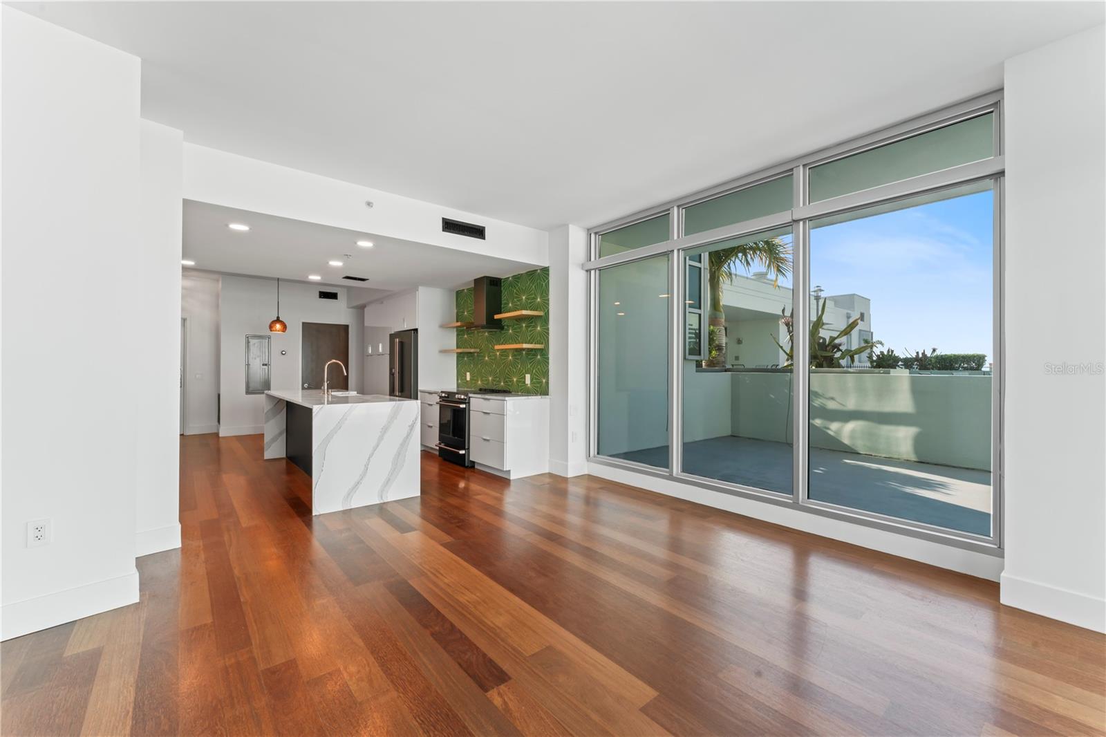 912 CHANNELSIDE DRIVE 2607
