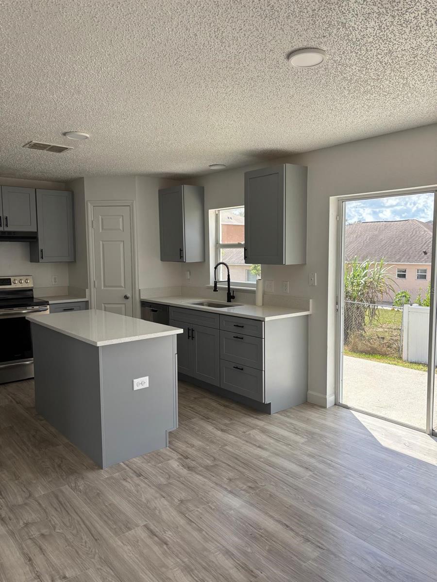 POINCIANA NBRHD 5 VILLAGE 7 - Residential