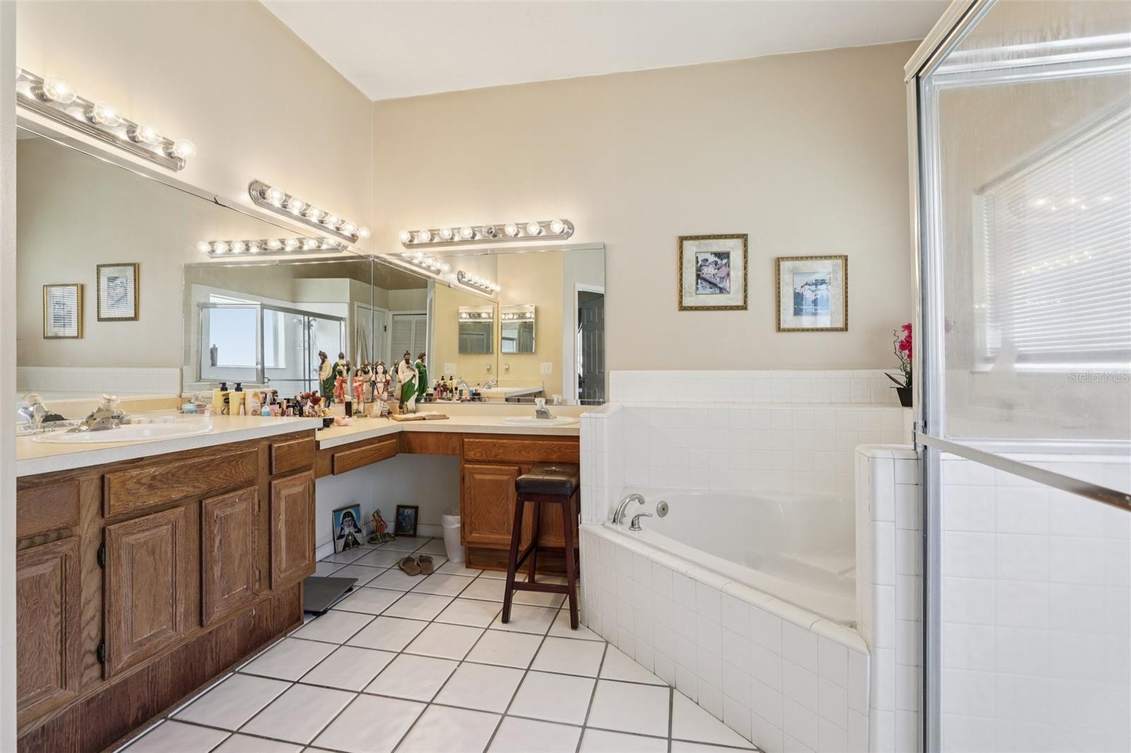 HUNTERS CREEK TR 235B PH 04 - Residential