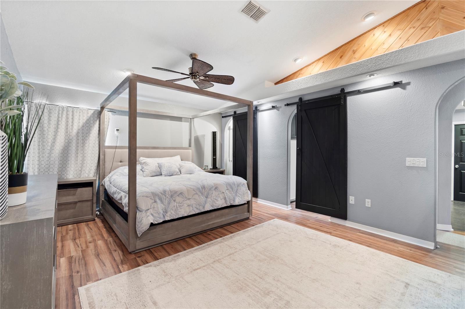 SORRENTO SHORES - Residential