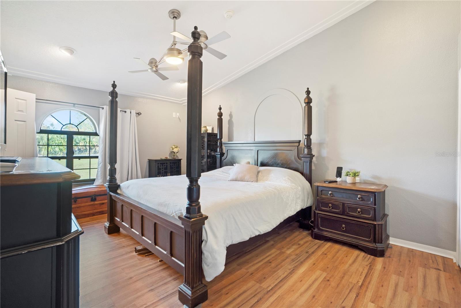 SORRENTO SHORES - Residential