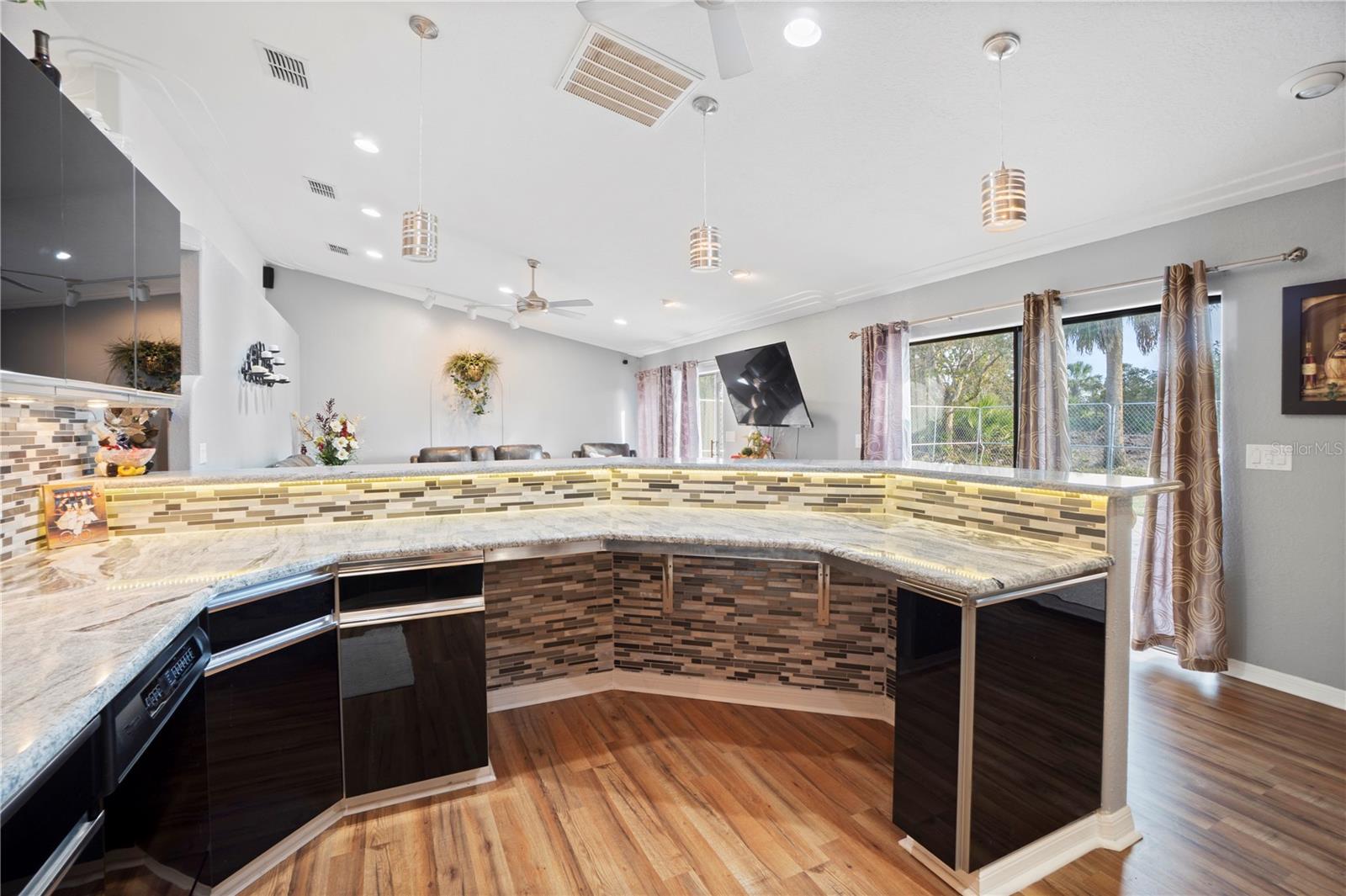 SORRENTO SHORES - Residential