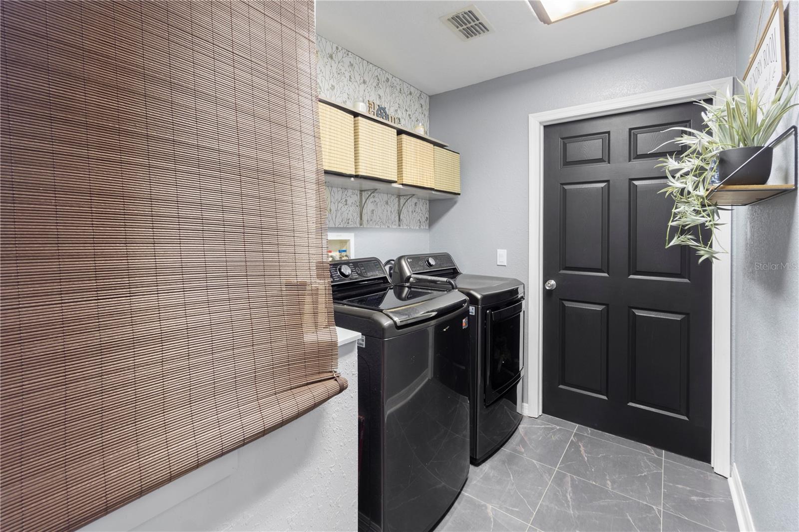 SORRENTO SHORES - Residential