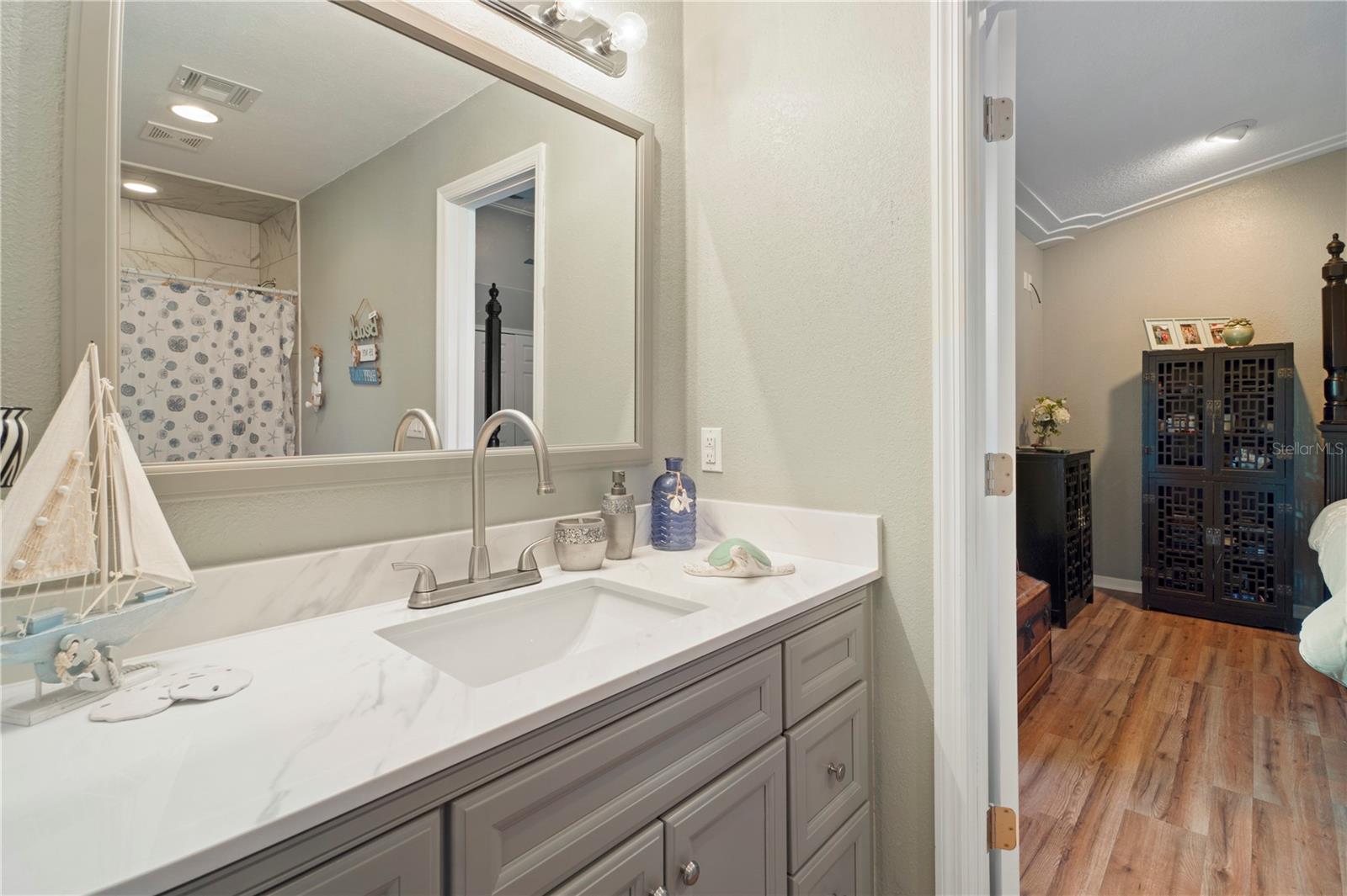 SORRENTO SHORES - Residential