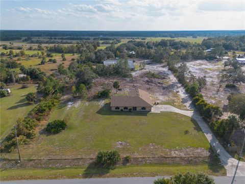 Photo of 26650 Pelican Street, Eustis, FL 32736 (MLS # G5104894)